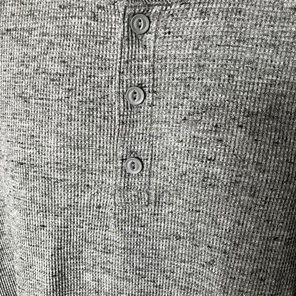 Old Navy Built-In Flex Gray Waffle Henley Long Sleeve Shirt Size XL - Picture 2 of 8
